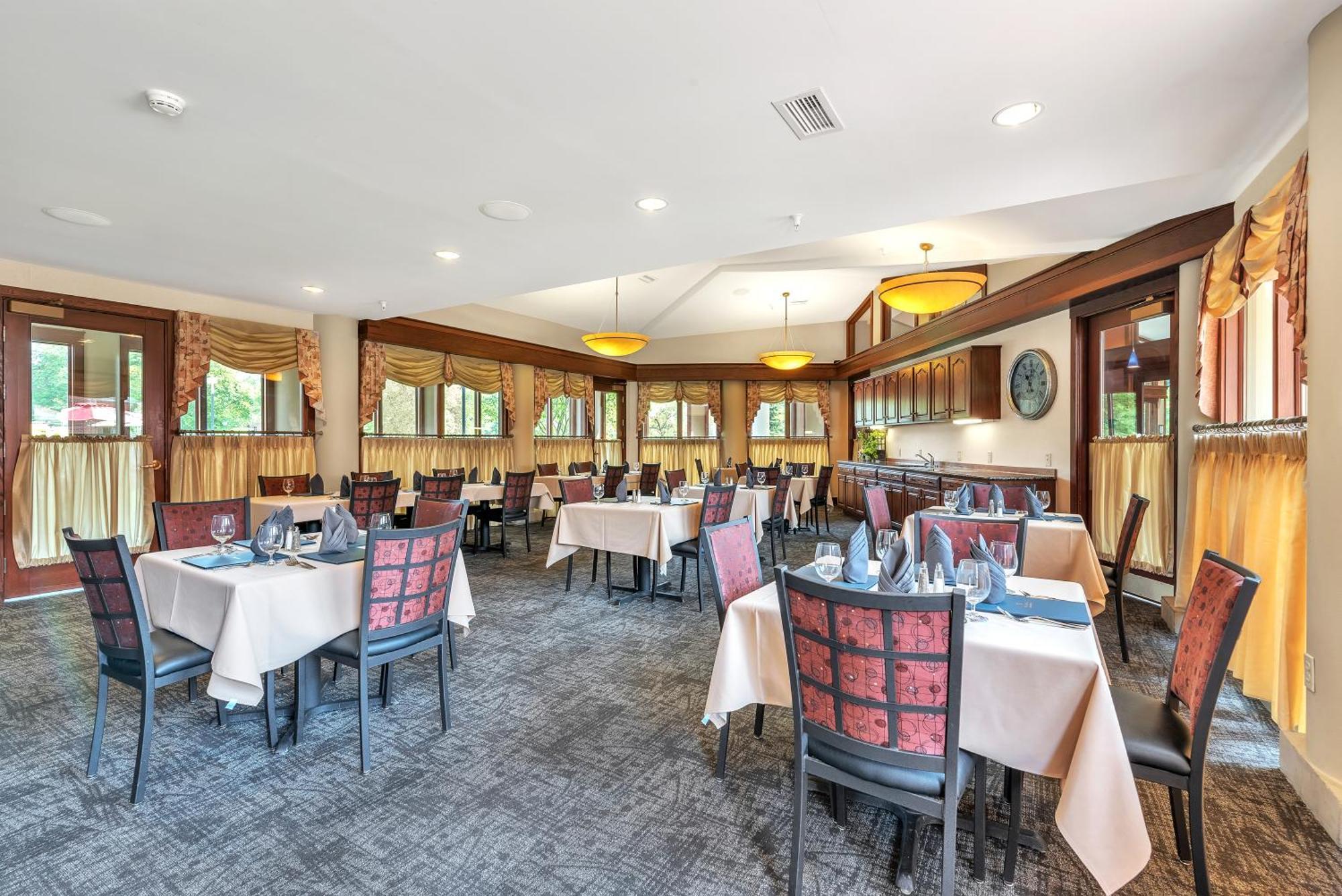 The At Ohio Northern Hotel 3*
